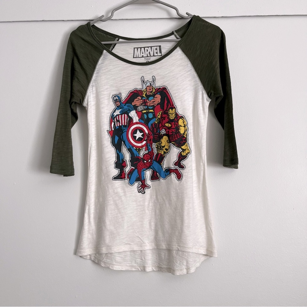 Womens Size S Marvel 3/4 Green Sleeve Lightweight Tee w/ Marvel Characters